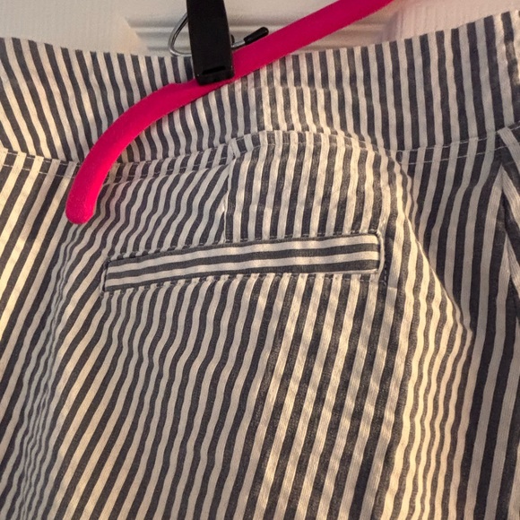 Jones New York Navy and White Striped Seersucker Capri Pants - Picture 5 of 5